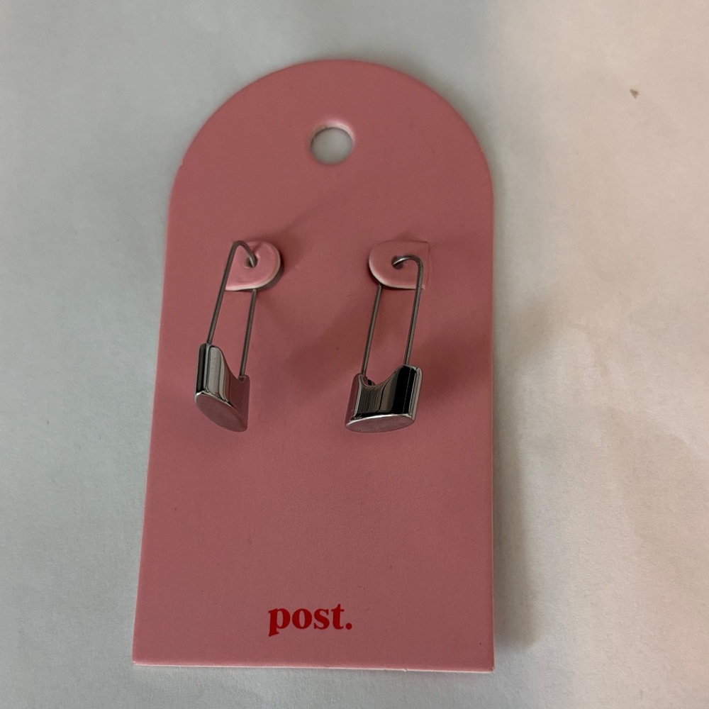 Lock dangle earrings